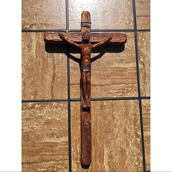 Original Jose Pinal Carved, Crucifix Sculpture - Picture 1 of 7